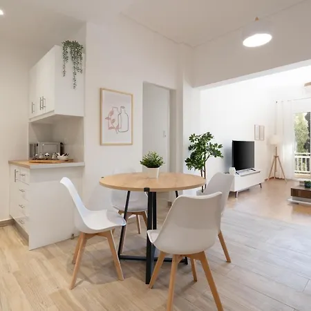 Chic With Park View Apartment Athens