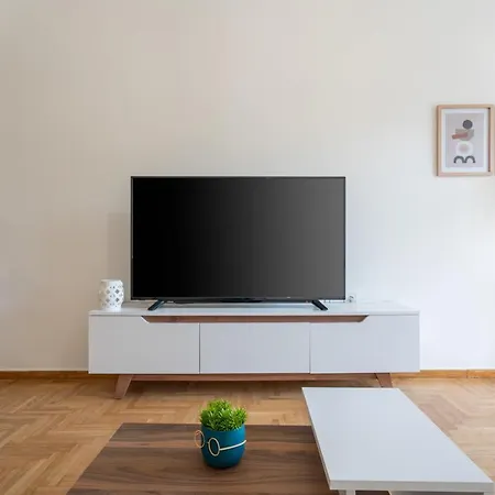 Chic With Park View Apartment Athens