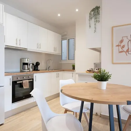 Chic With Park View Apartment Athens