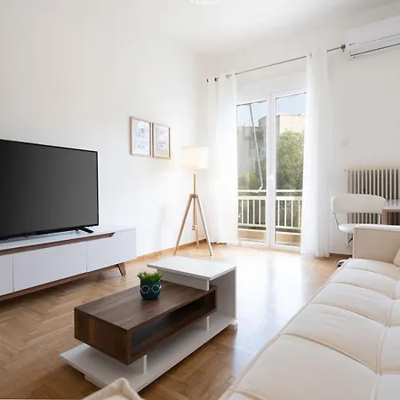 Apartment Chic With Park View *